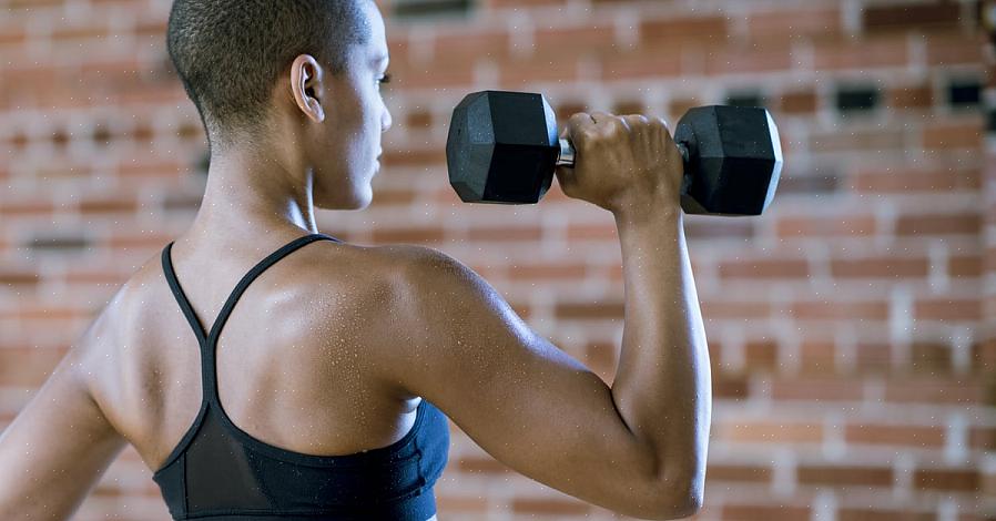 נסקור מה אתה יכול לעשות כדי לשכלל את תלתלי הדו-ראשי שלך