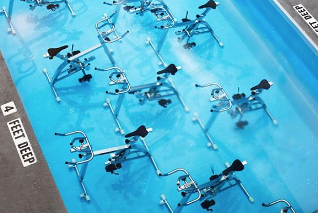 במאמר זה נספר לכם את כל מה שאתם צריכים לדעת על רכיבה על אופניים במים או על אופני מים