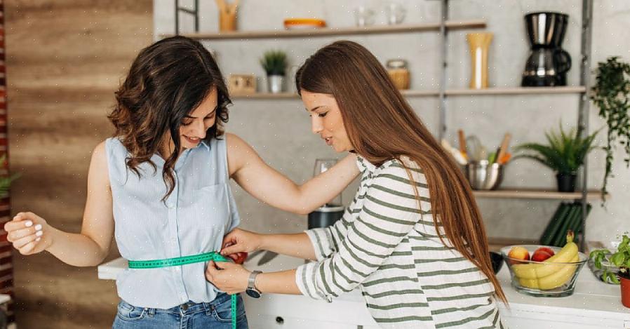 יש הרבה תרגילי אירובי ביתיים שאתה יכול לעשות בלי מכונות ובלי לצאת מהבית שלך