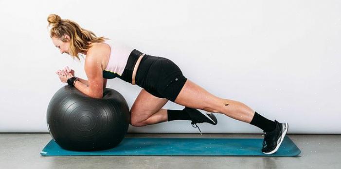 תרגילי הכדור המתאימים ביותר שתוכלו לעשות בבית