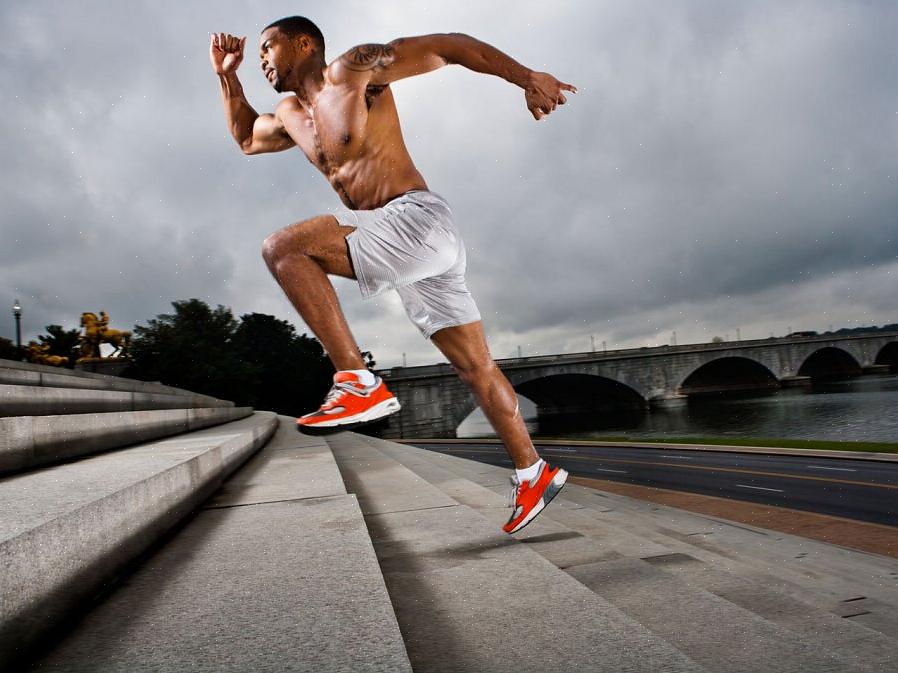 כל מה שאתה צריך כדי לקצור את היתרונות של שיטת Tabata זה המשקל שלך וכמה אביזרים