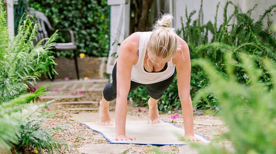 אימון הבטן הביתי צריך לכלול גם כ-10 דקות של אירובי בעצימות נמוכה
